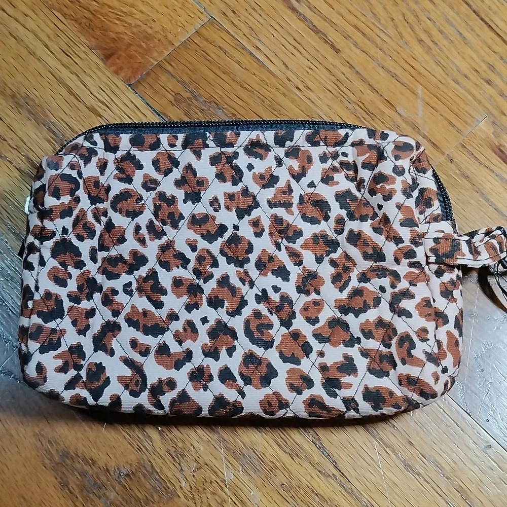 Vintage Countour Leopard Print Makeup Bag with Hot Pink Accent and lining NEW